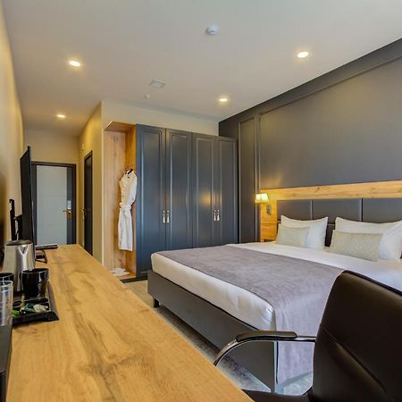 Aurum Hotel Biskek Kültér fotó