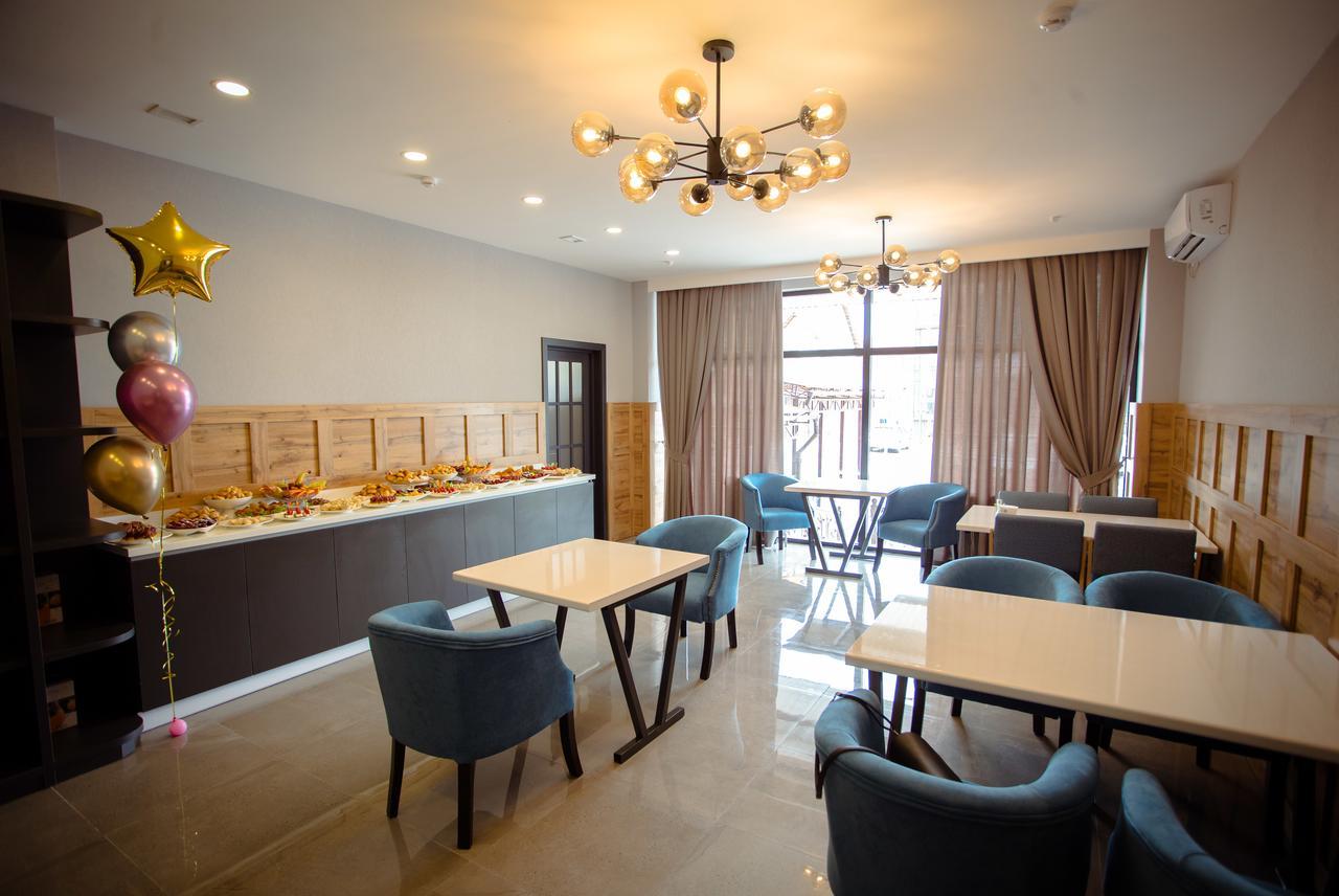 Aurum Hotel Biskek Kültér fotó